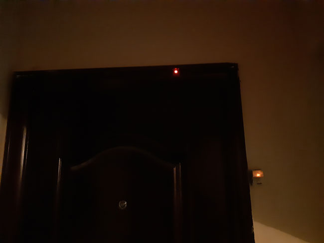 Красная лампочка охранной сигнализации Красная лампочка охранной сигнализации